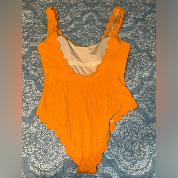 Baltic born one piece - Picture 4 of 7